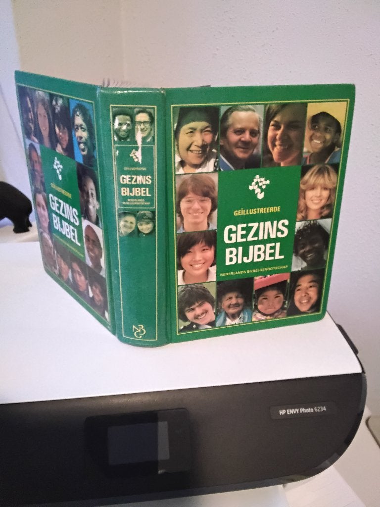 Geillustreerde Gezinsbijbel - Nederlands Bijbelgenootschap, Ophalen of Verzenden, Gelezen