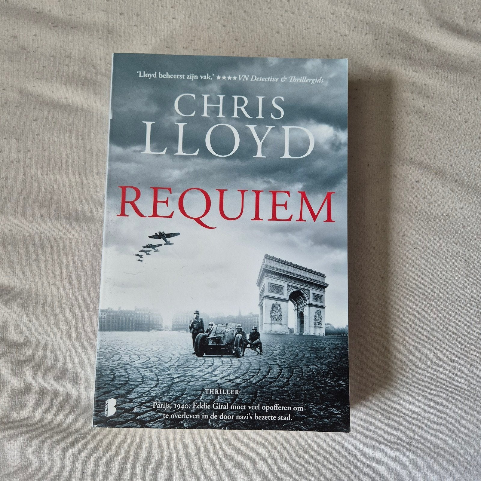 Requiem - Chris Lloyd, Boeken, Ophalen of Verzenden, Zo goed als nieuw, Chris Lloyd, Nederland