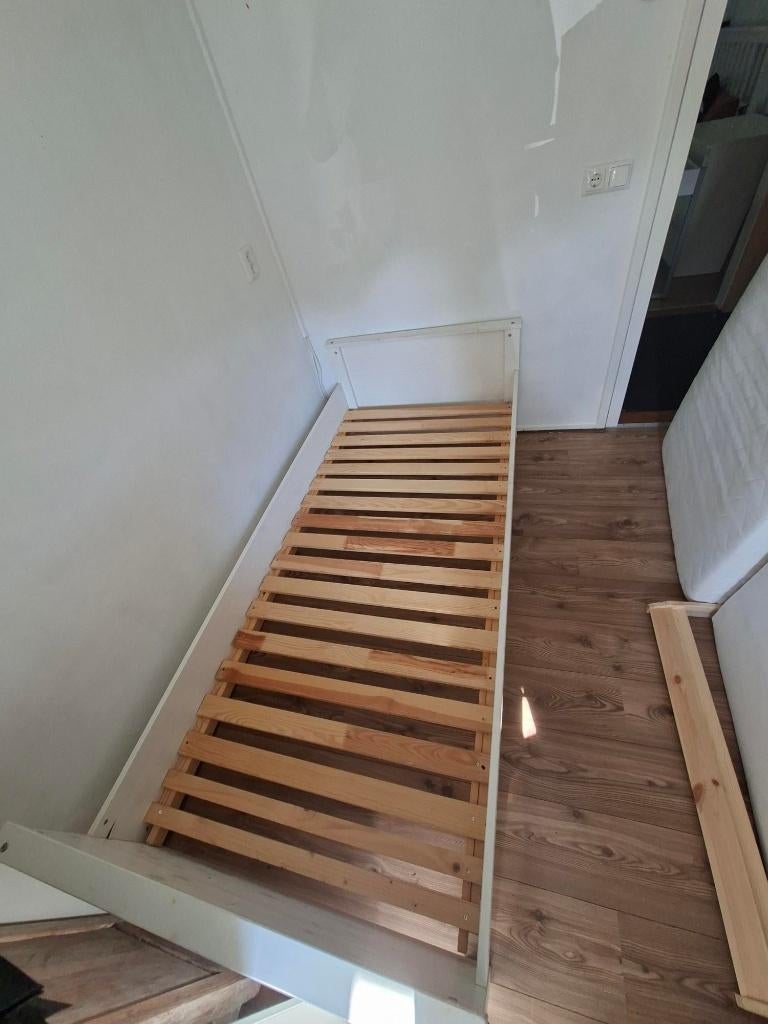 Bedframe (Nieuwolda), Ophalen, Eenpersoons, Hout, 100 cm