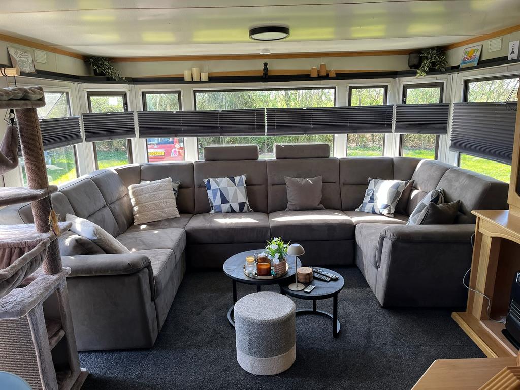 Willerby stacaravan 11m x 3,5m, Caravans en Kamperen, Stacaravans, tot en met 6, Ophalen