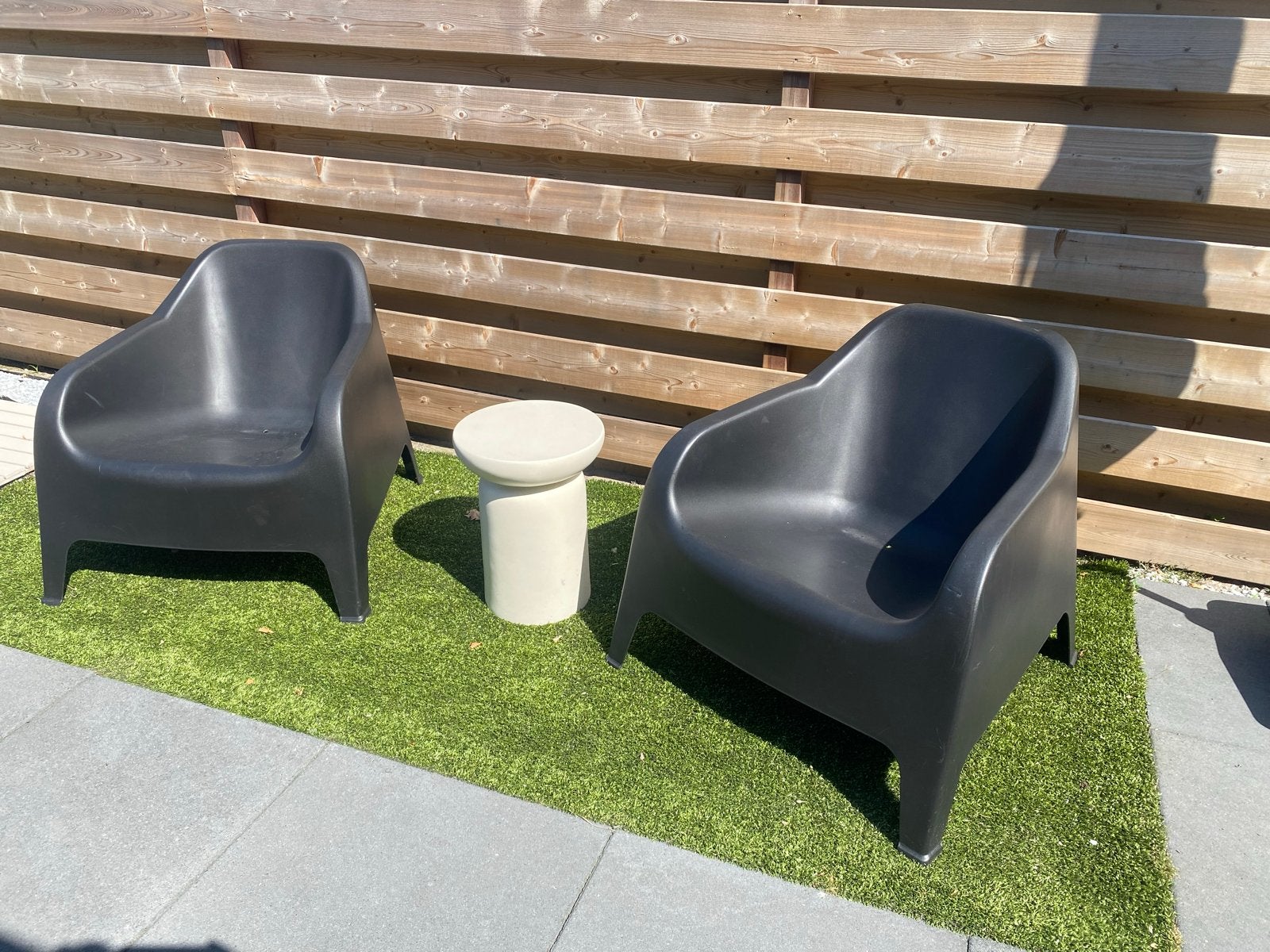 2 Karwei kuipstoelen Tommy - zwart kunststof, Ophalen, Gebruikt, Kunststof