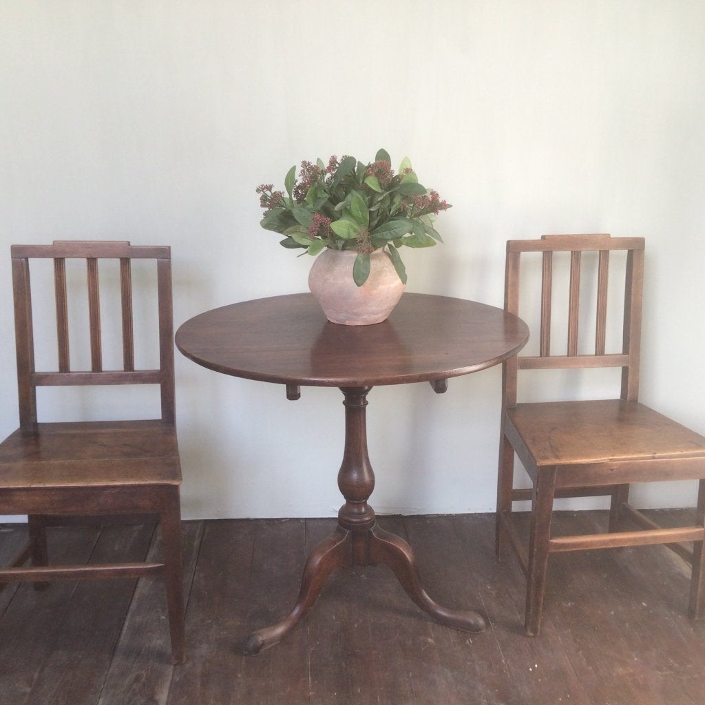 19e eeuwse eetkamer stoelen, Ophalen