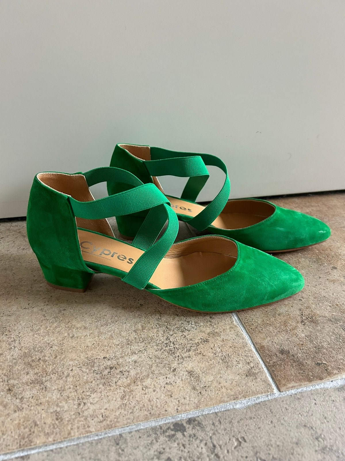 Fel Groene Suède Cypres Zomerschoenen met Bandjes maat 39,5, Zo goed als nieuw, Groen, Sandalen of Muiltjes, Ophalen of Verzenden