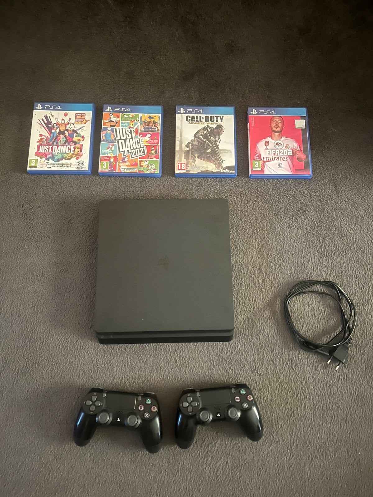 Playstation 4 slim + 2 controllers + 4 spellen, Ophalen, Met 2 controllers, 1 TB, Slim