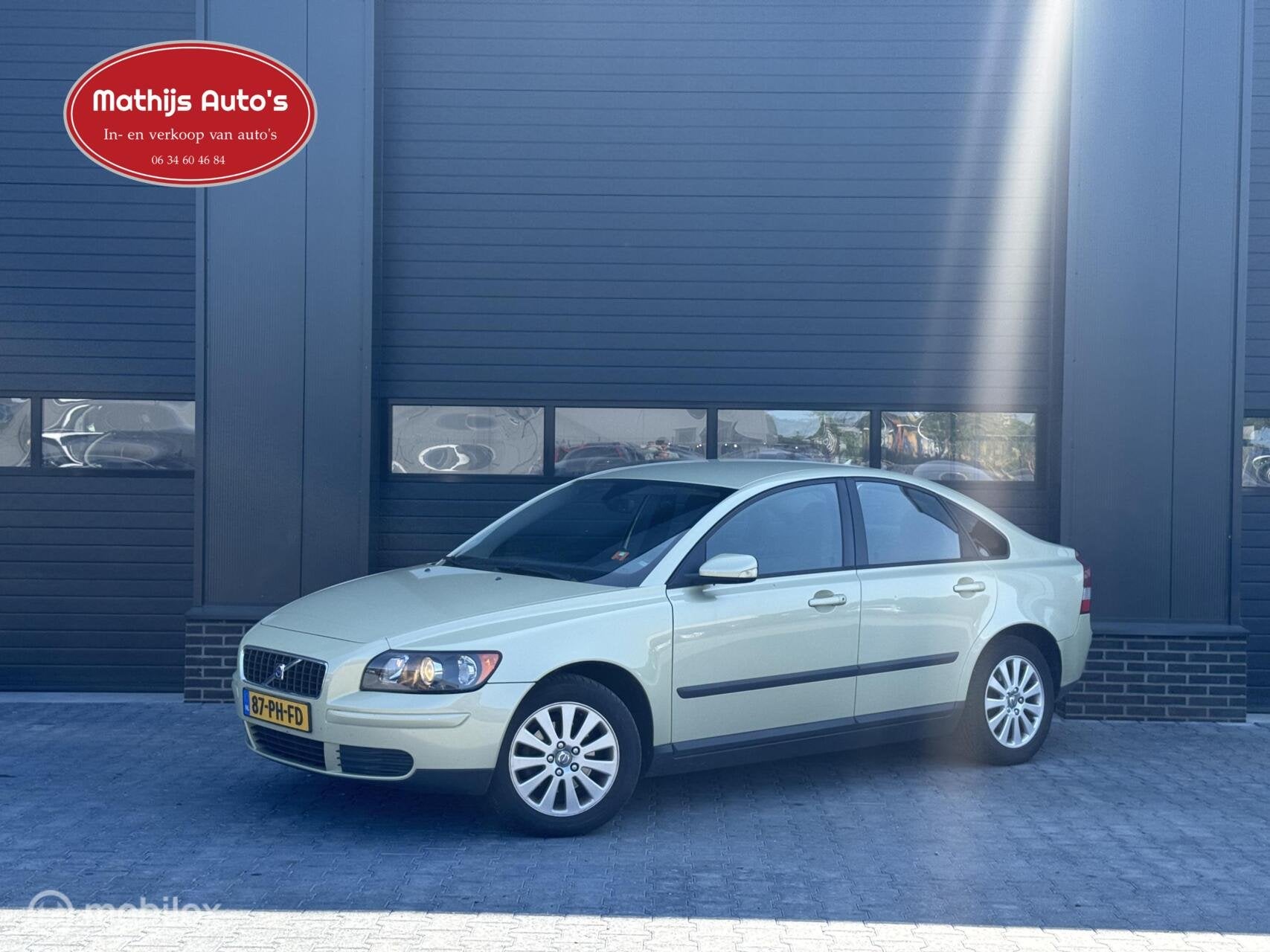 Volvo S40 1.8 Nette staat! Airco Cruise LM velgen!, Auto's, Voorwielaandrijving, 125 pk, 4 cilinders, 677 kg