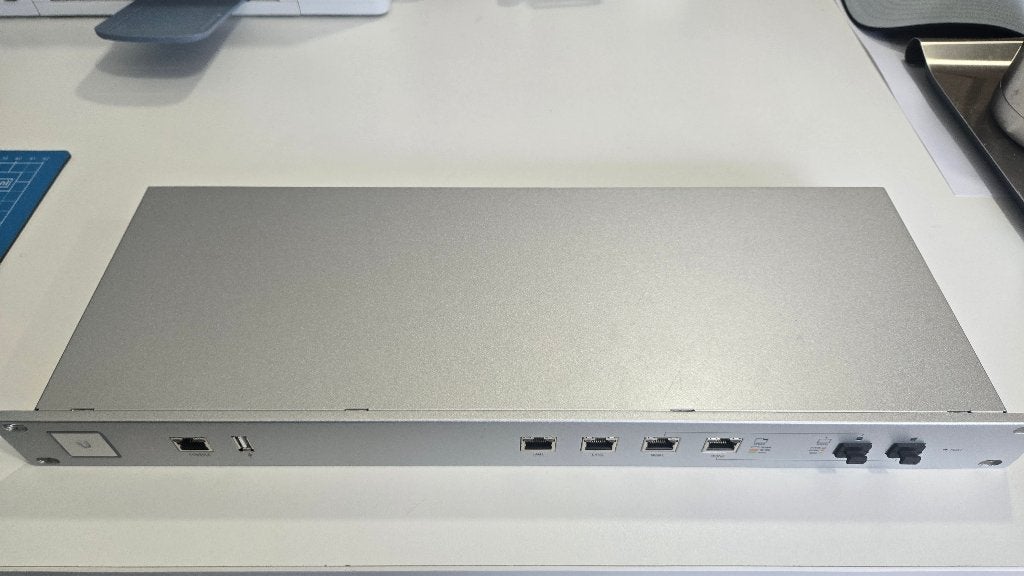 Unify Security Gateway PRO (USG-PRO-4), Ophalen, Zo goed als nieuw, Router, Ubiquiti