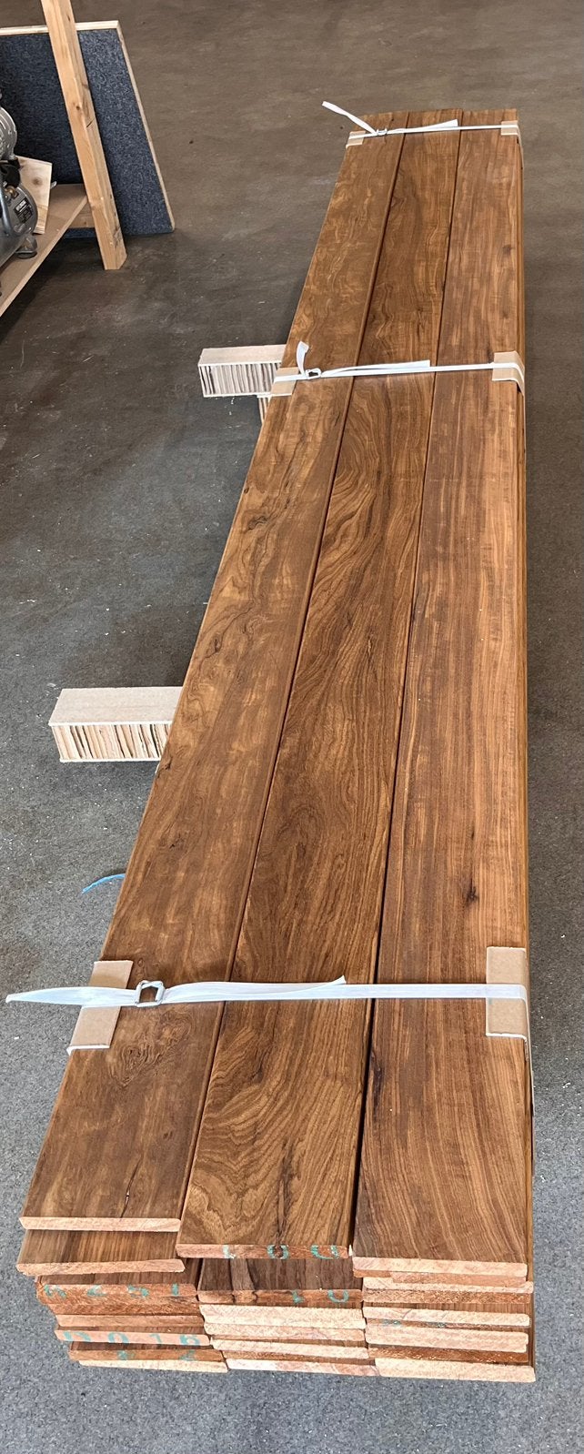 Mooie partij Thermo Fraké / Afrikaans Eiken 20x140 R6 L3050, Doe-het-zelf en Verbouw, Hout en Planken, Ophalen, Minder dan 25 mm