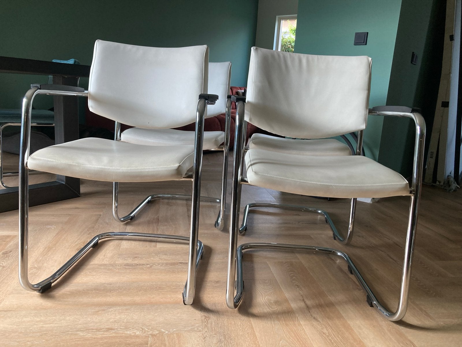 4 Witte Eetkamerstoelen met Chromen buizen Frame, Huis en Inrichting, Ophalen, Gebruikt, Wit, Leer