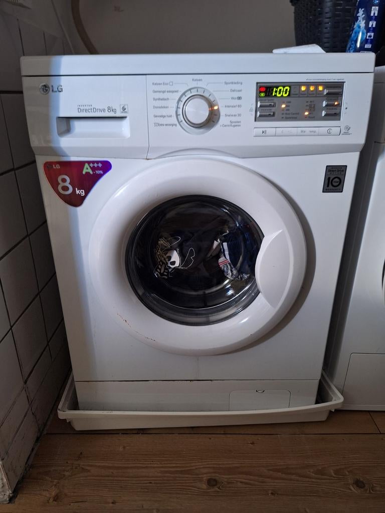 Goed werkende en zuinige LG wasmachine (8kg), Ophalen, Gebruikt, Voorlader, Energieklasse A of zuiniger