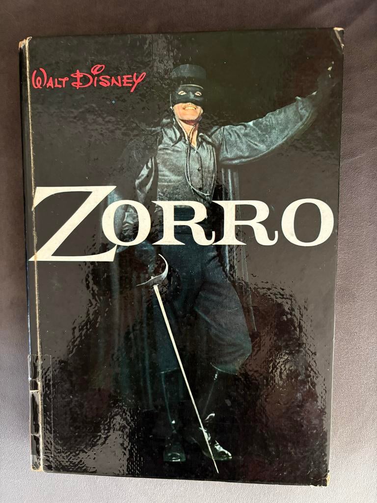 Walt Disney Zorro Boek - Vintage Uitgave met Filmfoto's, Boeken, Ophalen of Verzenden, Gelezen