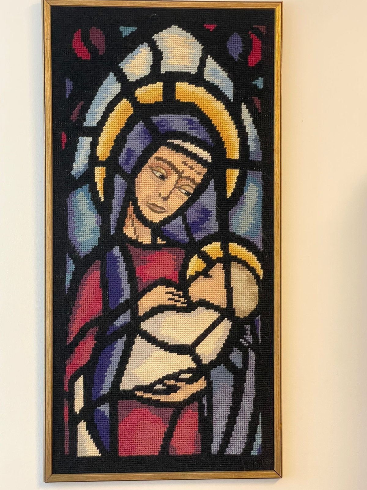 Geborduurd schilderij Maria, Ophalen