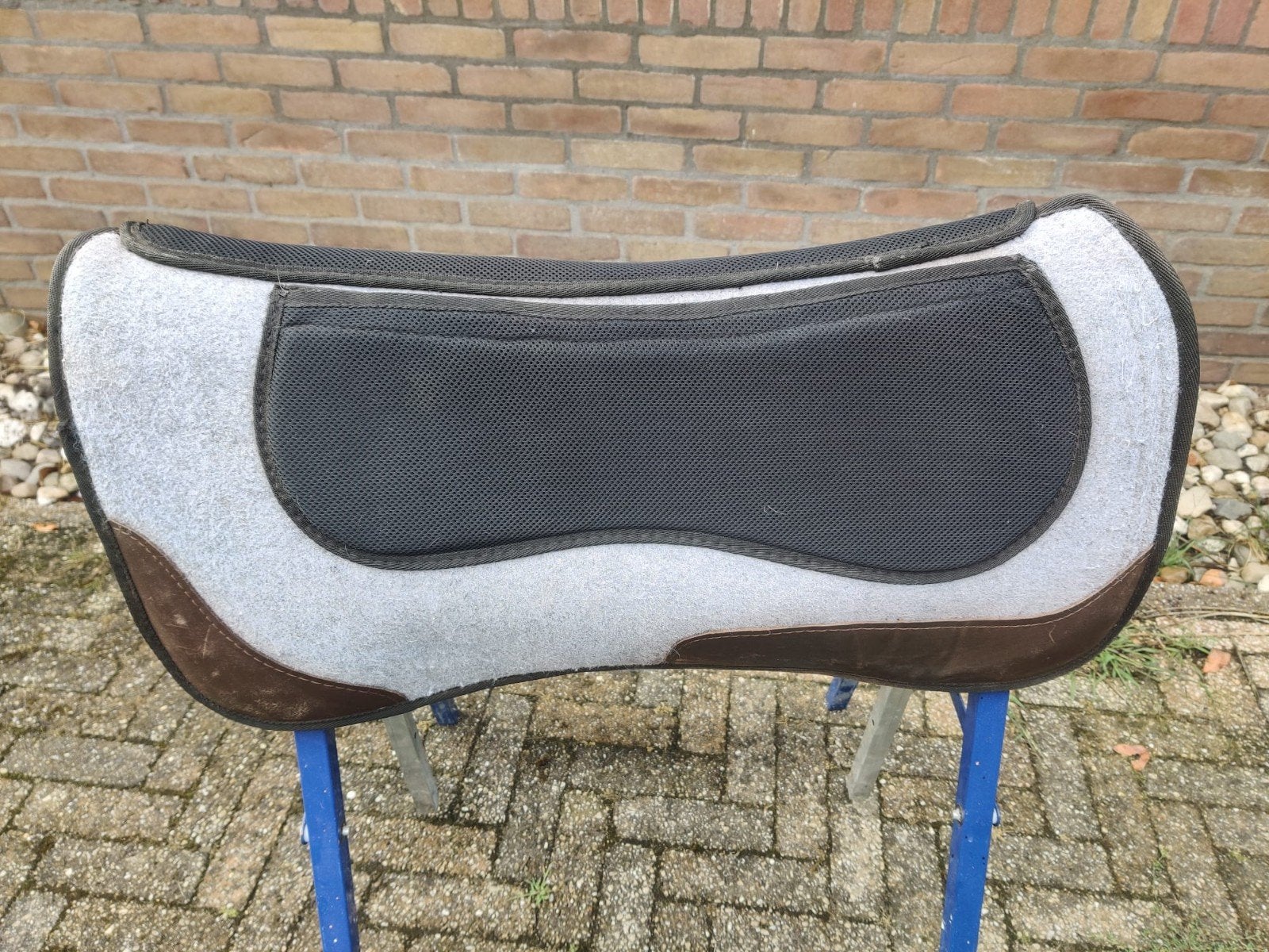 Western pad Felt met grote inlage vak, Ophalen, Ruggengraat vrij
