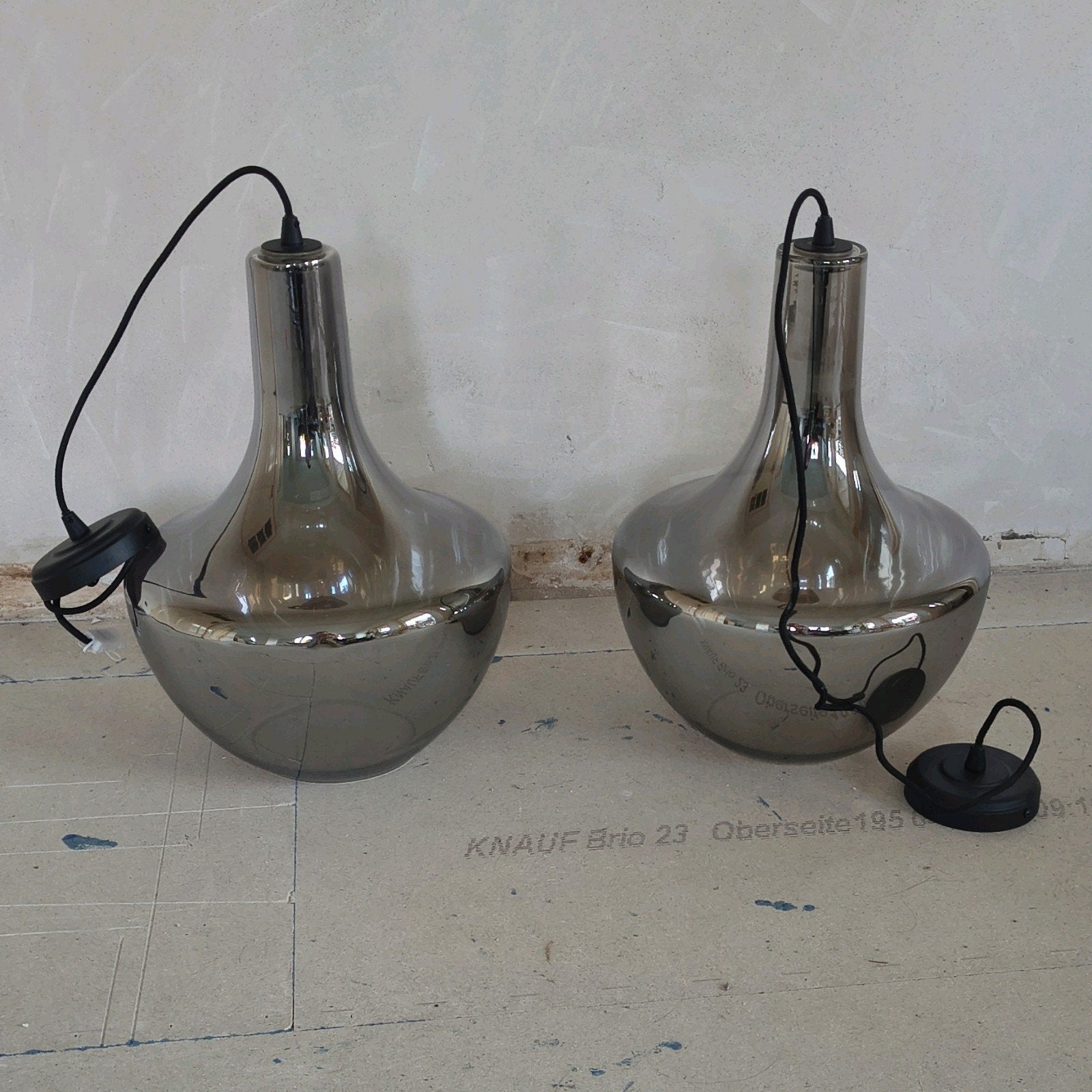 2 hanglampen rookglas / smoke glas, Huis en Inrichting, Lampen | Hanglampen, Ophalen, Zo goed als nieuw, Glas, E27 (groot)