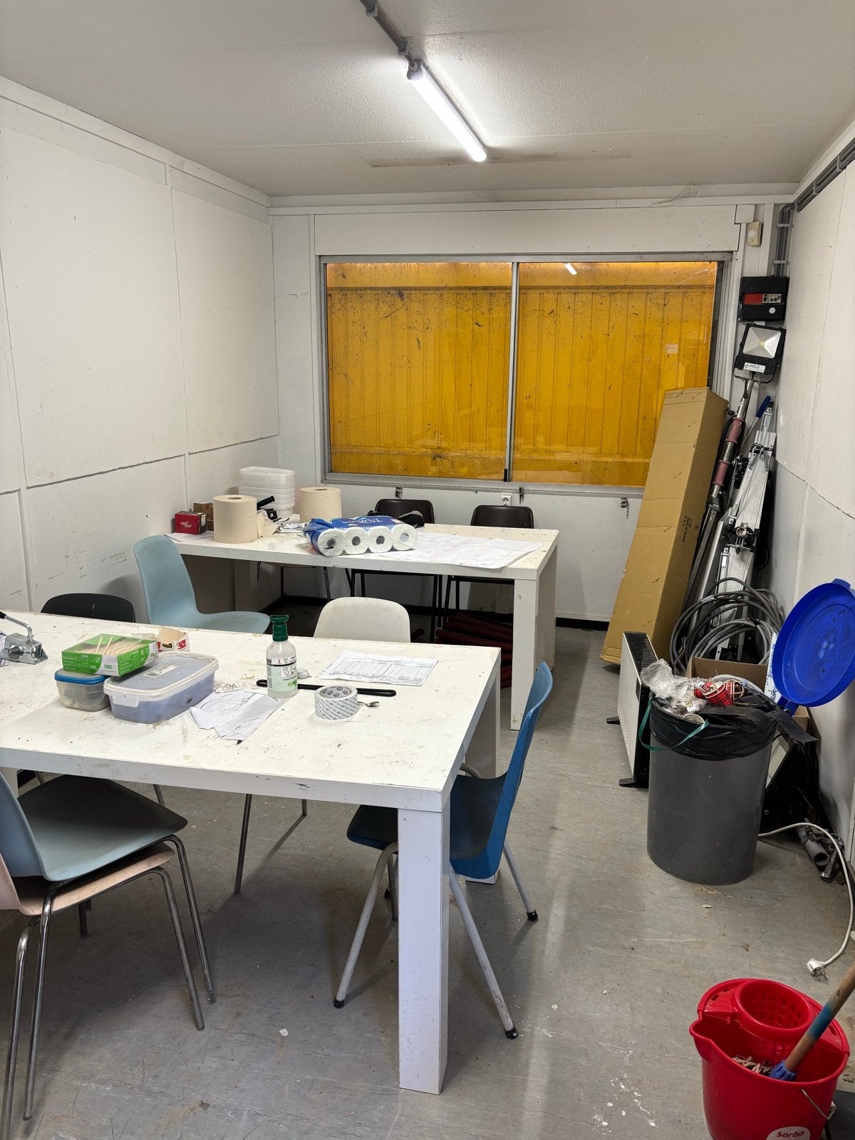 2 Meeuw units met trap en 1 toiletunit, Ophalen