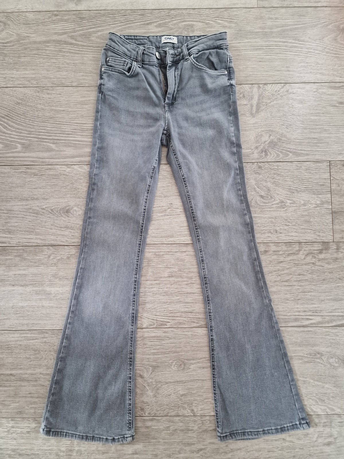 Only flared jeans grijs maat S/30, Only, Ophalen of Verzenden, Gedragen, Grijs
