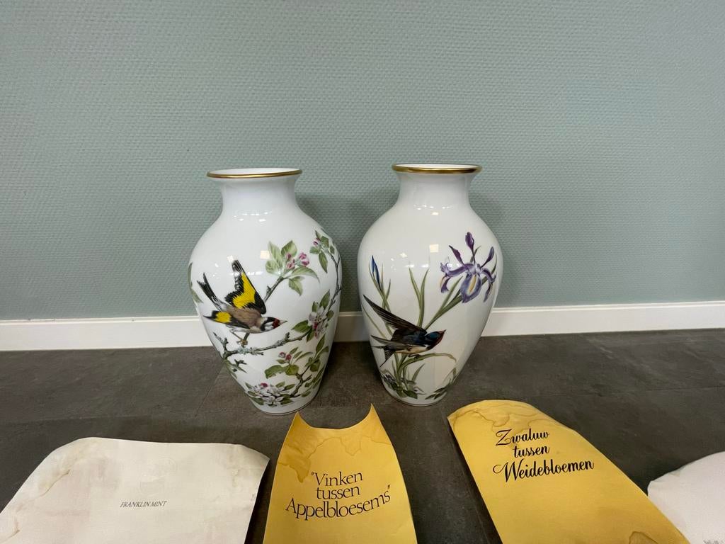 Franklin Mint 'The Woodland Bird Vase' set met certificaten, Ophalen, Zo goed als nieuw, Overige kleuren, Minder dan 50 cm