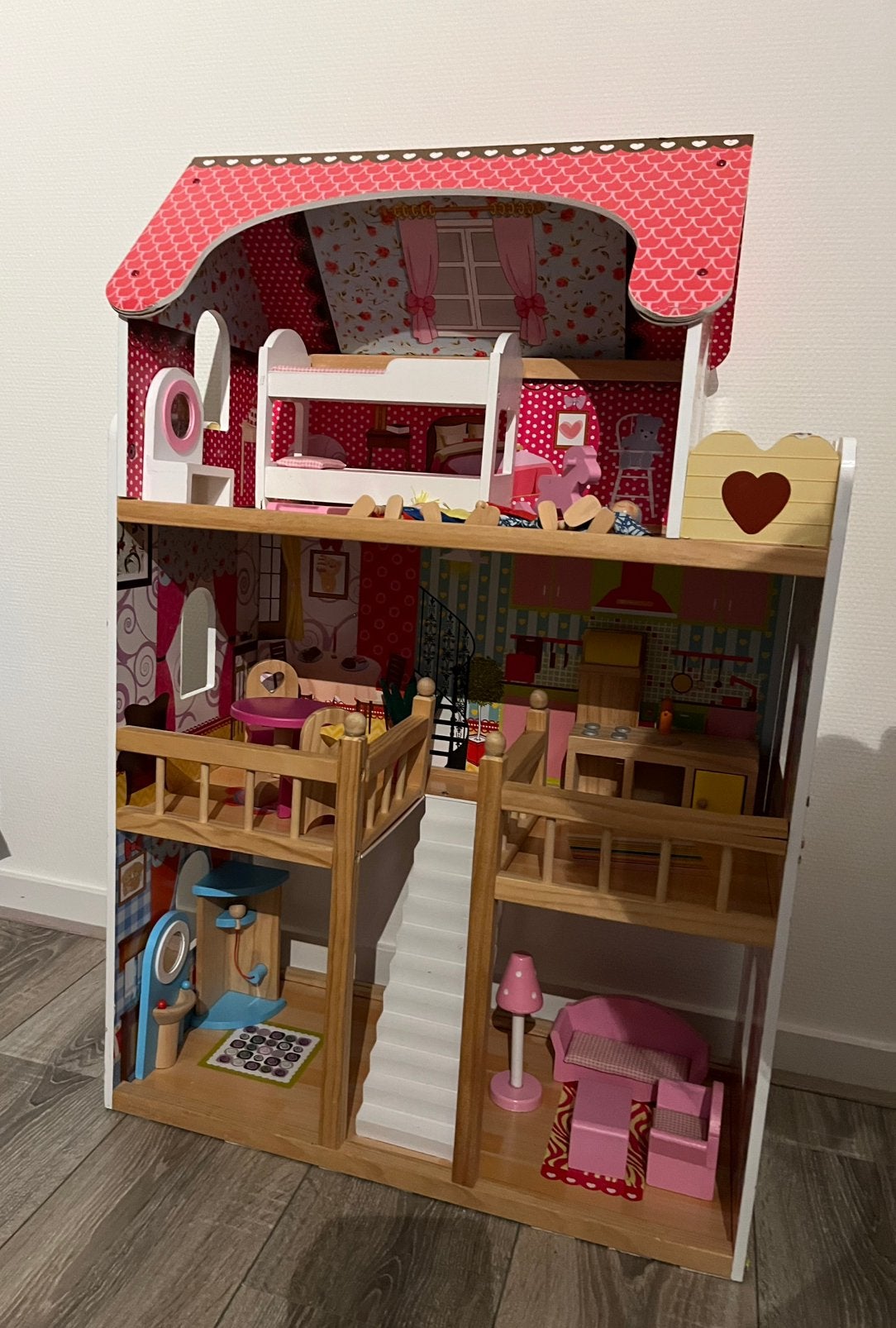 Groot houten poppenhuis met meubels en poppen, Ophalen, Gebruikt, Overige typen