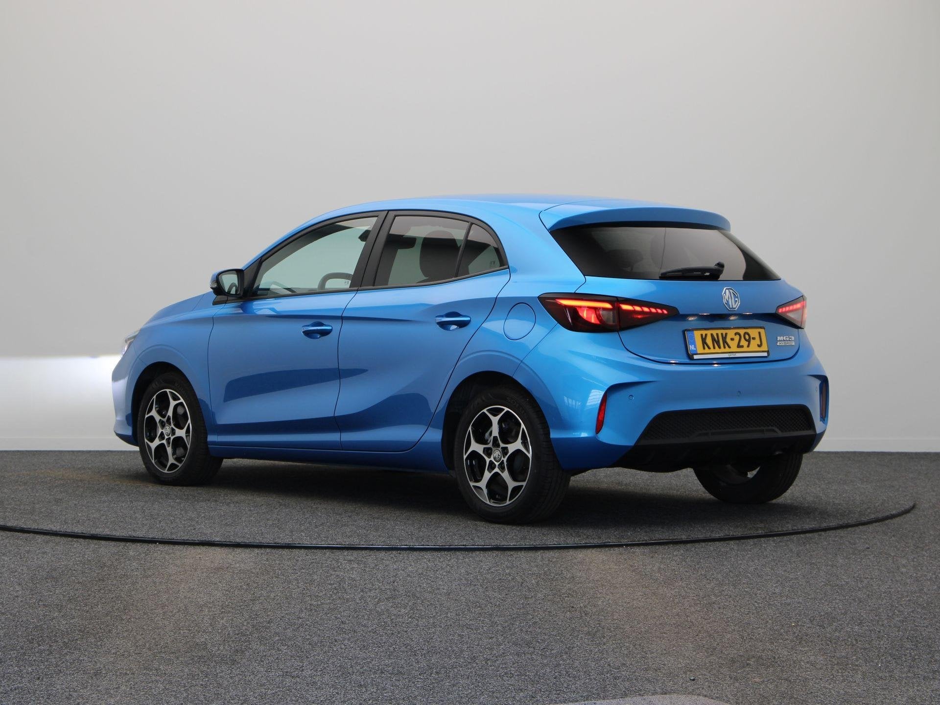 MG 3 1.5 Hybrid+ Luxury | Apple Carplay & Android Auto | Ron, Auto's, Dealer onderhouden, 4 cilinders, 2 kWh, Bedrijf