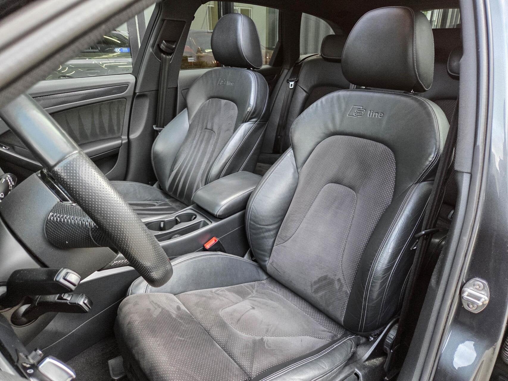 Audi A4 3.0 TDI Quattro S-Line Competition | PANO | TREKHAAK, Auto's, Automaat, Euro 5, Gebruikt, 1700 kg