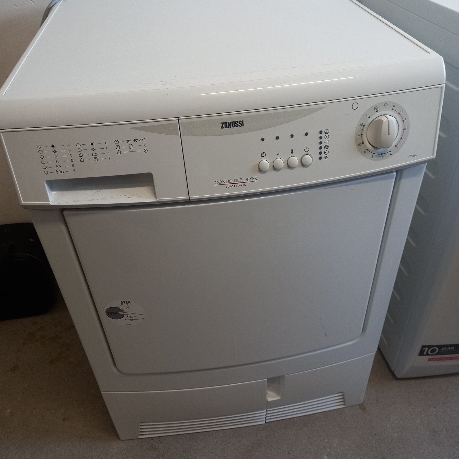 Zanussi droger, Ophalen, 6 tot 8 kg, Gebruikt, Voorlader