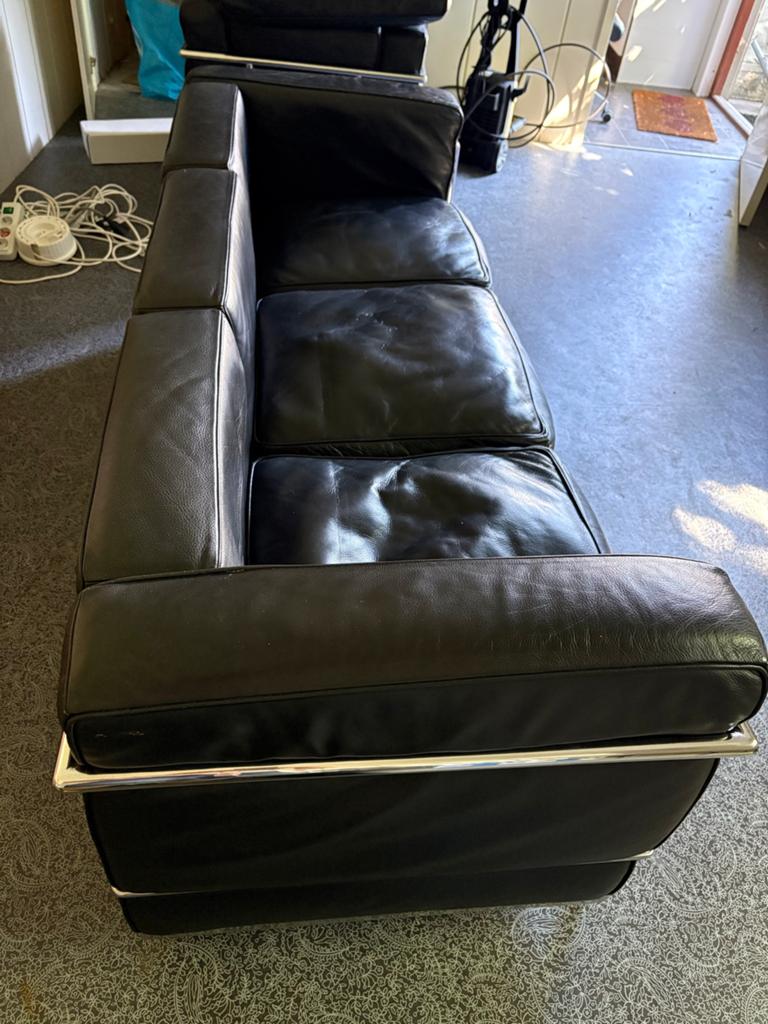 Vintage LC2 / Le Corbusier stijl 3-zits design bank., Ophalen, Zo goed als nieuw, 75 tot 100 cm, Leer