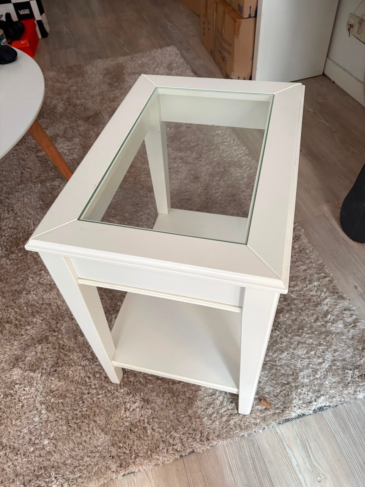 Bijzettafeltje/Nachtkastje wit Lack met glas, Ophalen, Vierkant, 50 tot 100 cm, Glas