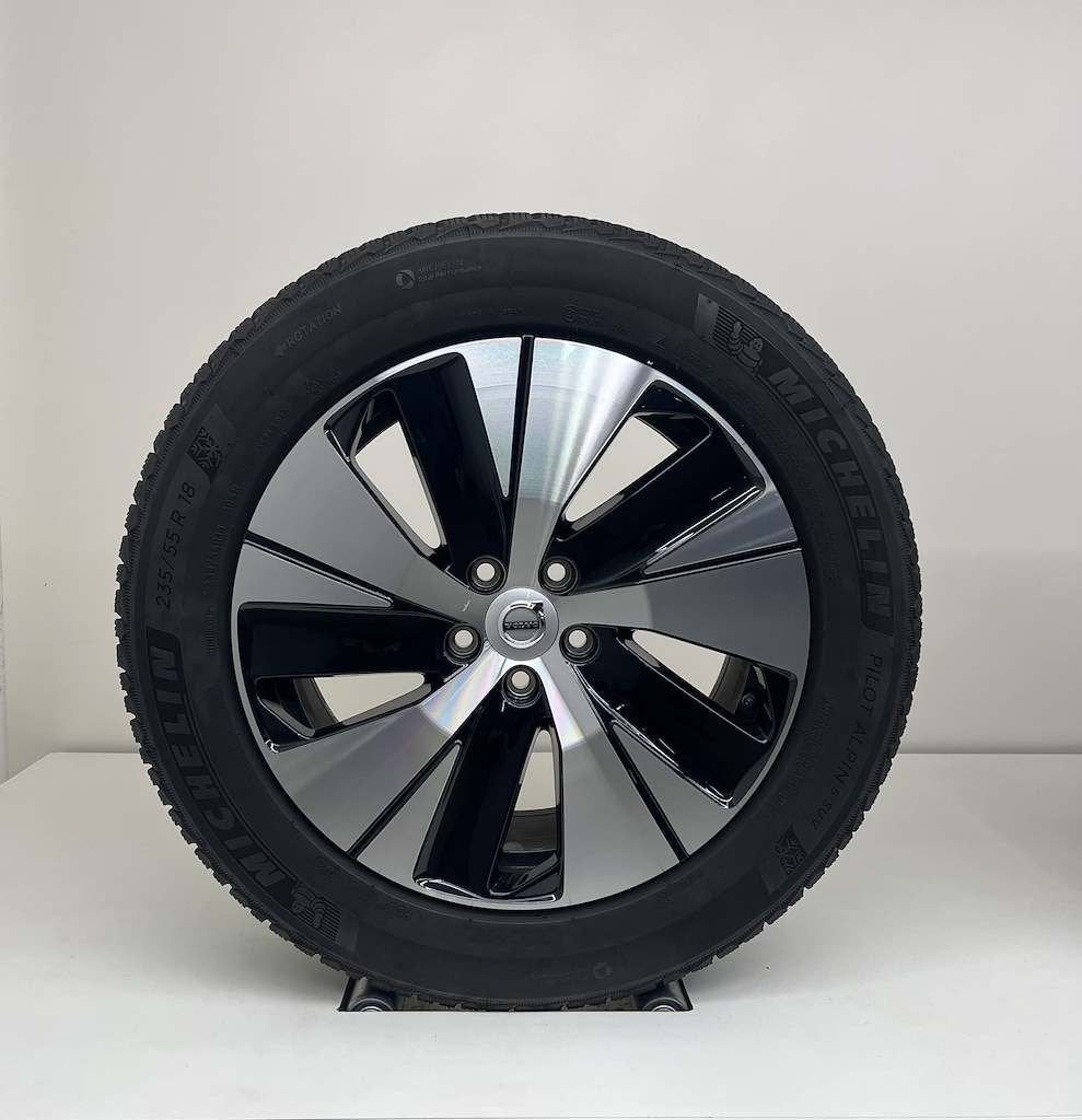 Volvo XC40 - 18 inch - winterbanden, 18 inch, Gebruikt, Banden en Velgen, 235 mm
