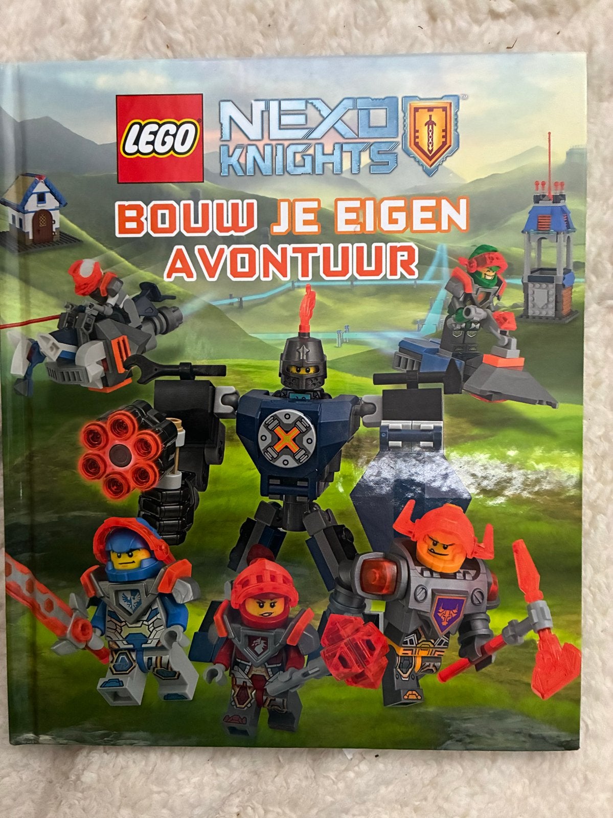 LEGO Nexo Knights: Bouw je eigen avontuur, Boeken, Ophalen of Verzenden, Zo goed als nieuw, Fictie algemeen