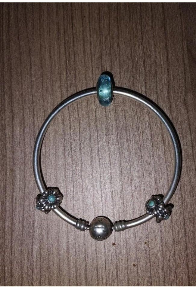 Pandora bangle met bedels, Ophalen of Verzenden, Zo goed als nieuw, Zilver, Zilver