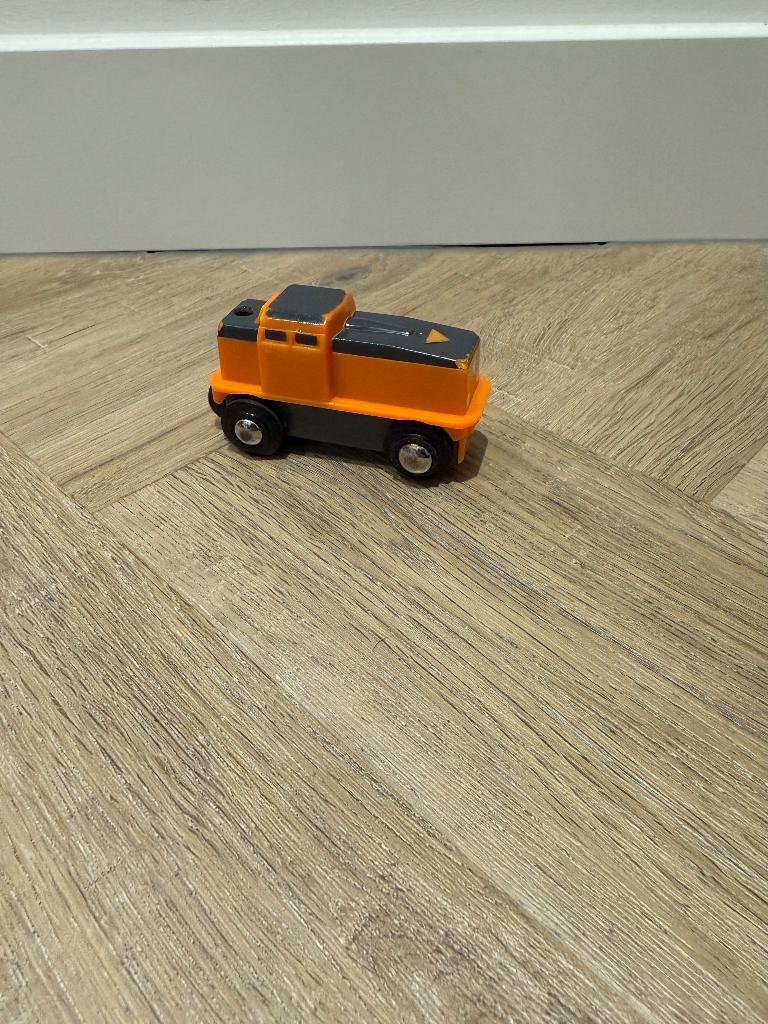 Heel goed oranje Brio elektrische houten trein 33215 set, Ophalen of Verzenden, Zo goed als nieuw