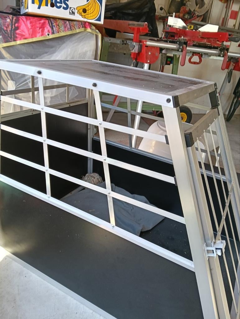 Autobech hond 90 x 60 x 70, Doe-het-zelf en Verbouw, Steigers, Ophalen of Verzenden, Zo goed als nieuw, Overige typen, Minder dan 2 meter