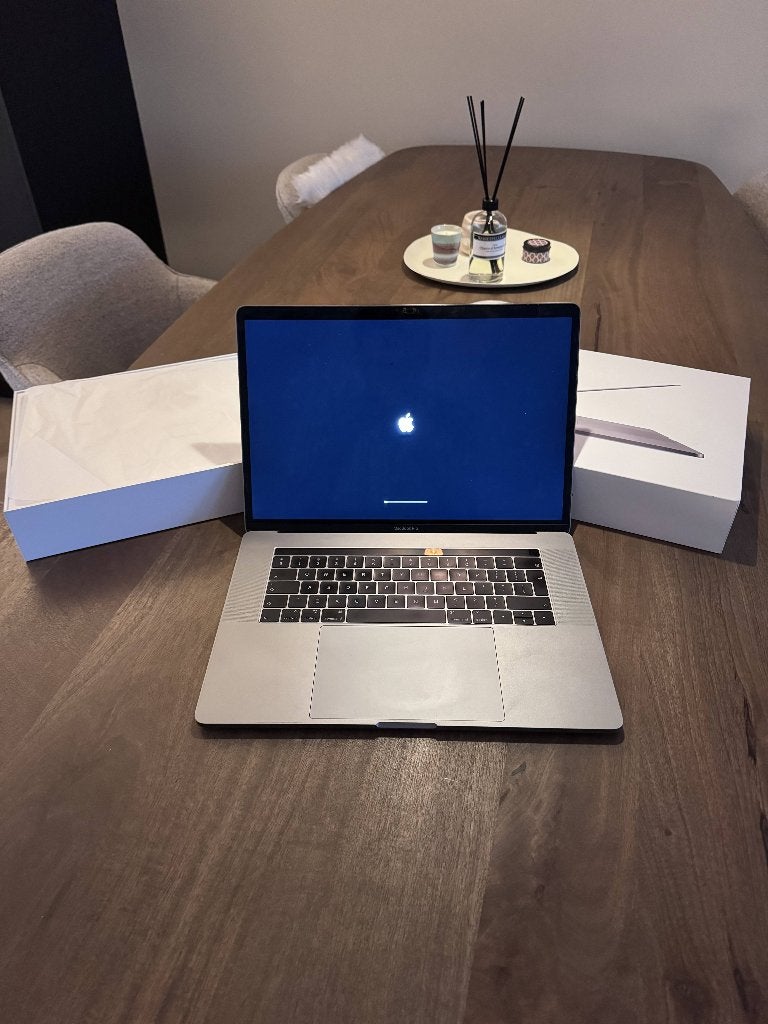 MacBook Pro 15 inch 2019 i7 16GB 256GB + doos, Gebruikt, 256 GB, 2 tot 3 Ghz, 16 GB
