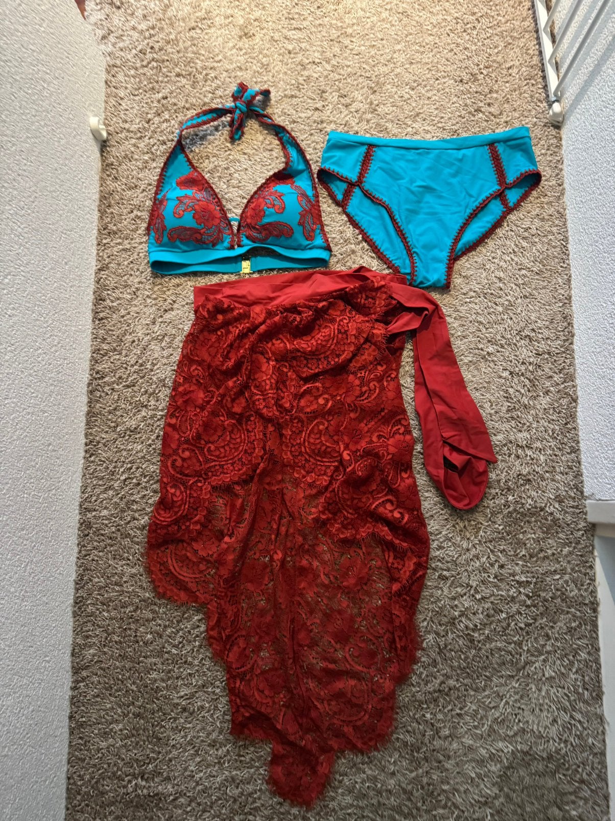 Marjolaine bikini maat 80C met bijpassende rok nieuw, Ophalen of Verzenden, Nieuw, Rood, Bikini