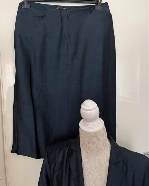Bandolera jasje met rok maat 44/46[dmv], Kleding | Dames, Kostuum of Pak, Blauw, Maat 42/44 (L), Ophalen of Verzenden