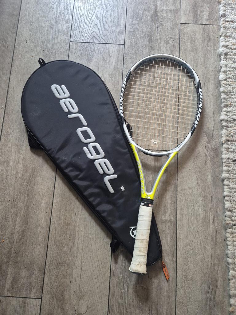 Dunlop Aerogel 500 tennisracket met hoes, Sport en Fitness, Tennis, Ophalen, Gebruikt, Racket, L3