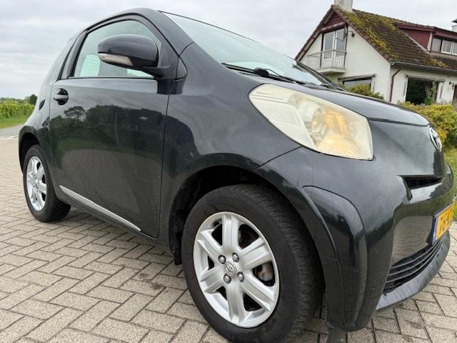 Toyota iQ 1.0 VVTi Black Edit. (bj 2010), Auto's, IQ, Gebruikt, 4 stoelen, Origineel Nederlands