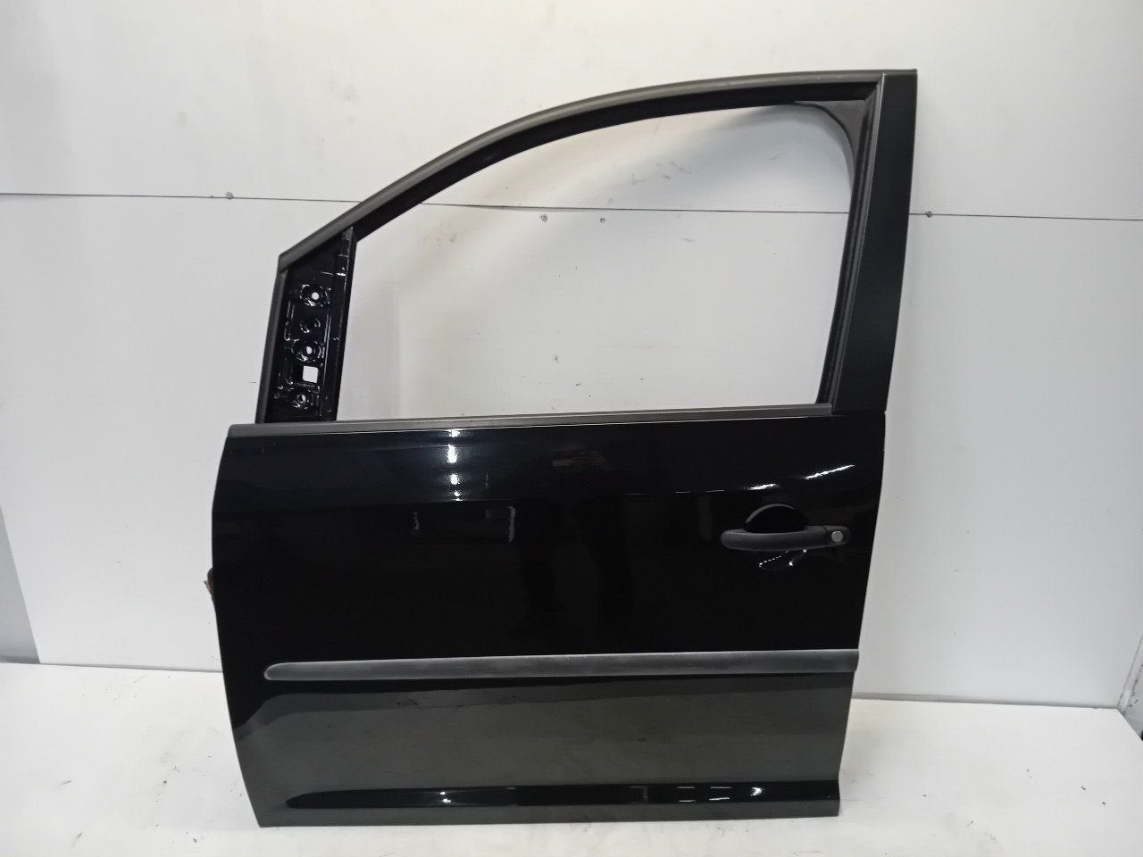 Portier links voor Volkswagen Caddy, Onderdelen@venauto.nl, Van der Ven Autorecycling B.V., Gebruikt, Ettenseweg 76, 4706 PB Roosendaal, The Netherlands