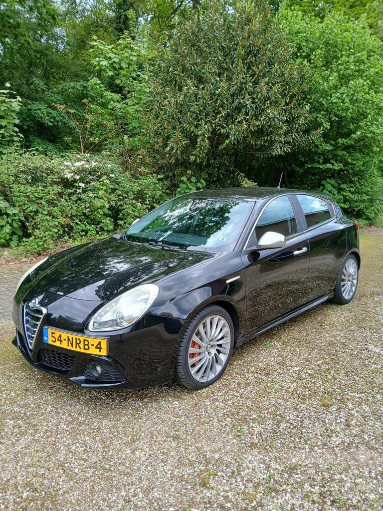 Alfa Romeo Giulietta 1.4 Turbo 2010 lage km-stand, Auto's, Voorwielaandrijving, Start-stop-systeem, Zwart, 4 cilinders