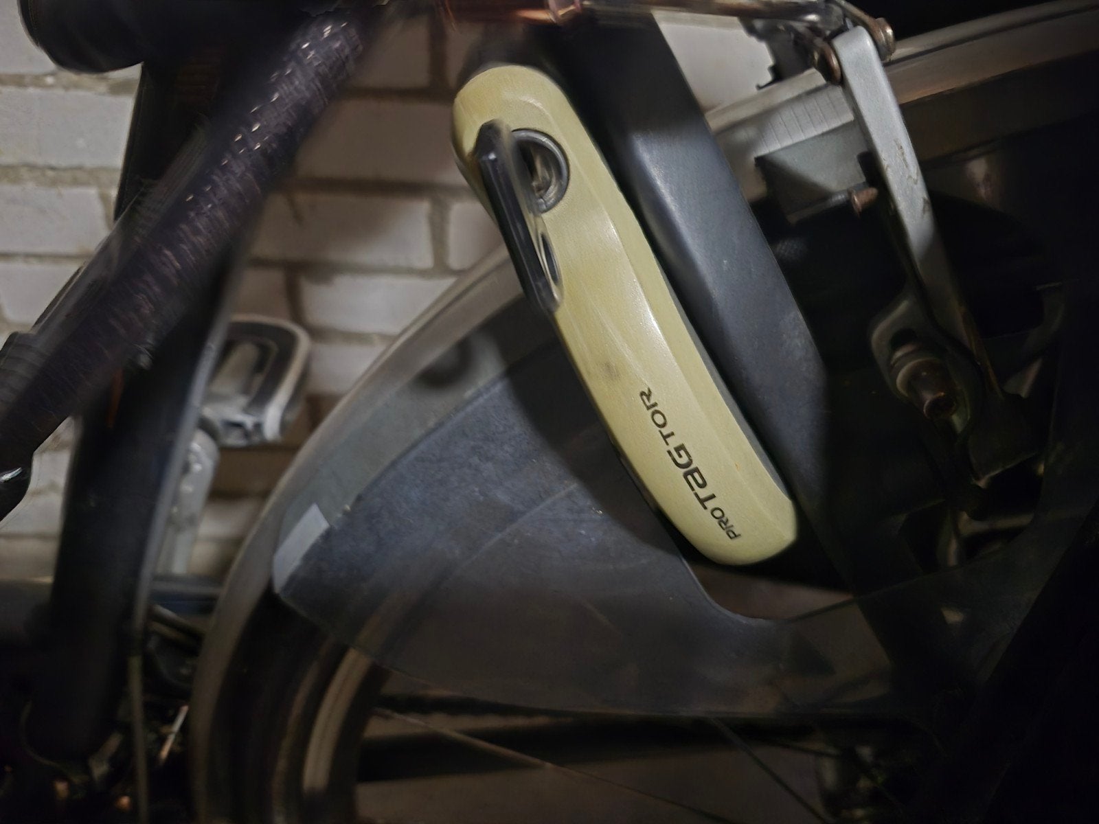 Gebruikte damesfiets met fietstassen, Ophalen, Velgrem, Versnellingen, Gazelle