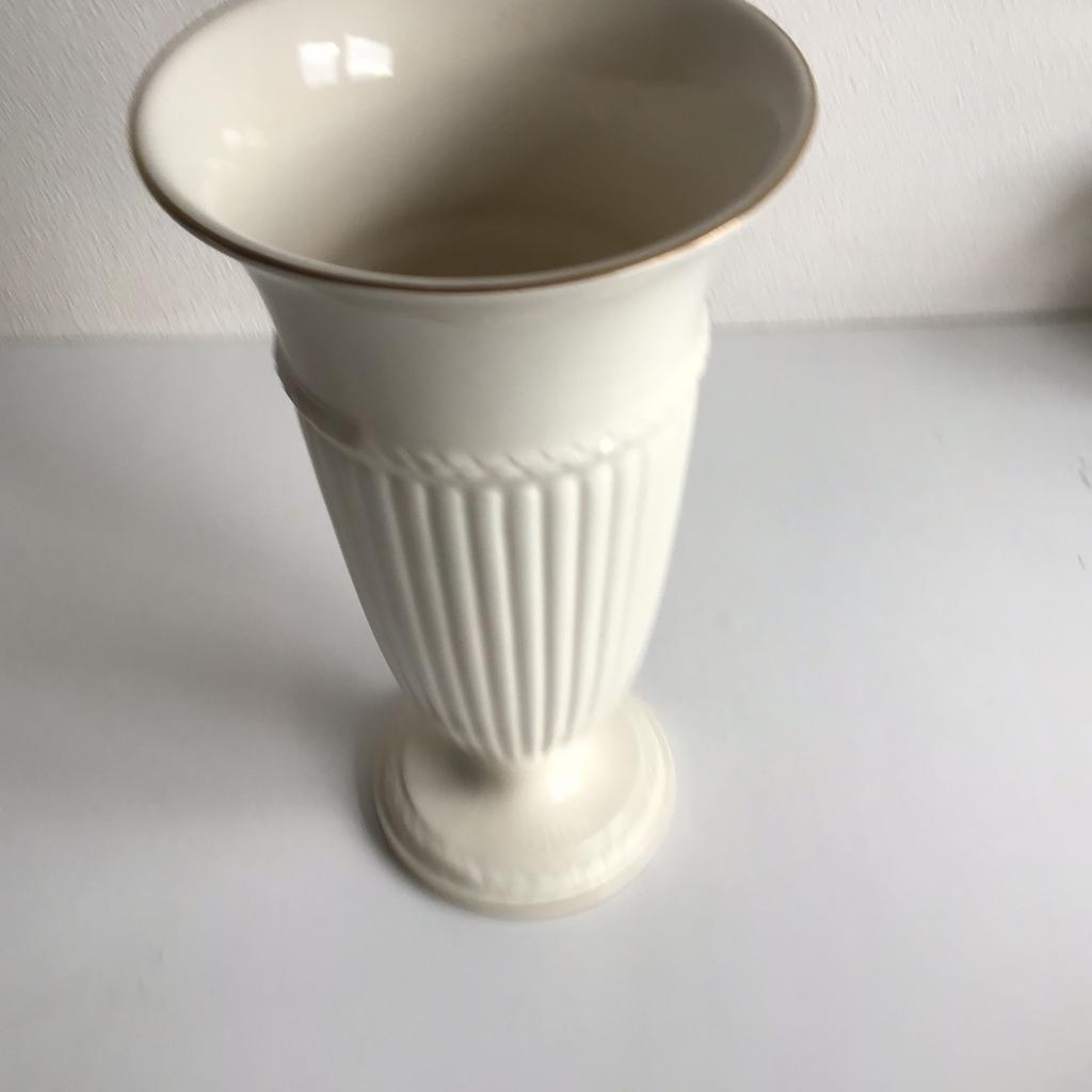 Wedgwood Edme vaas 28 cm trompetvaas gouden rand - jubilee, Huis en Inrichting, Woonaccessoires | Vazen, Nieuw, Ophalen of Verzenden