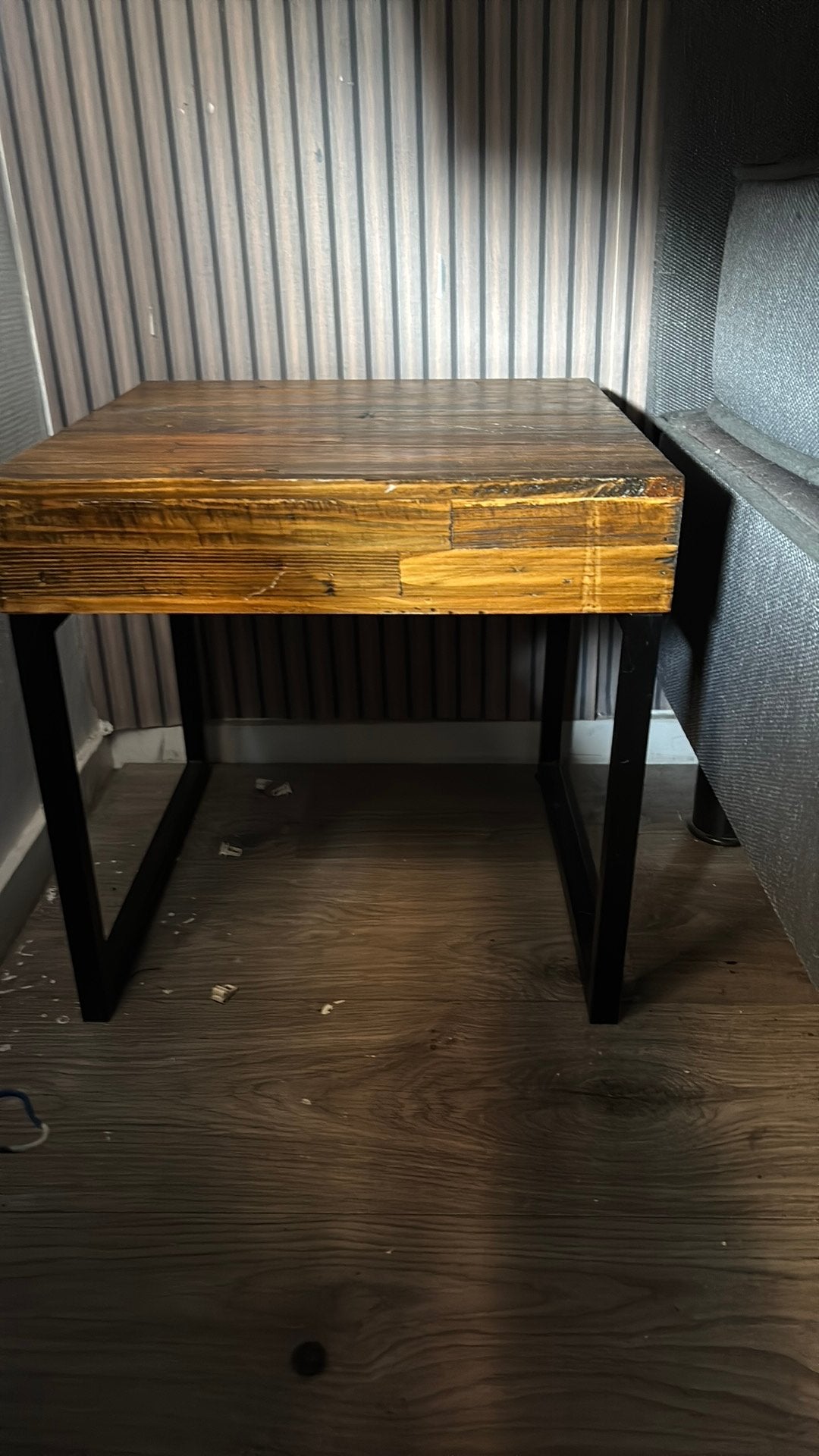 Mango hout tafeltje, Ophalen, Zo goed als nieuw