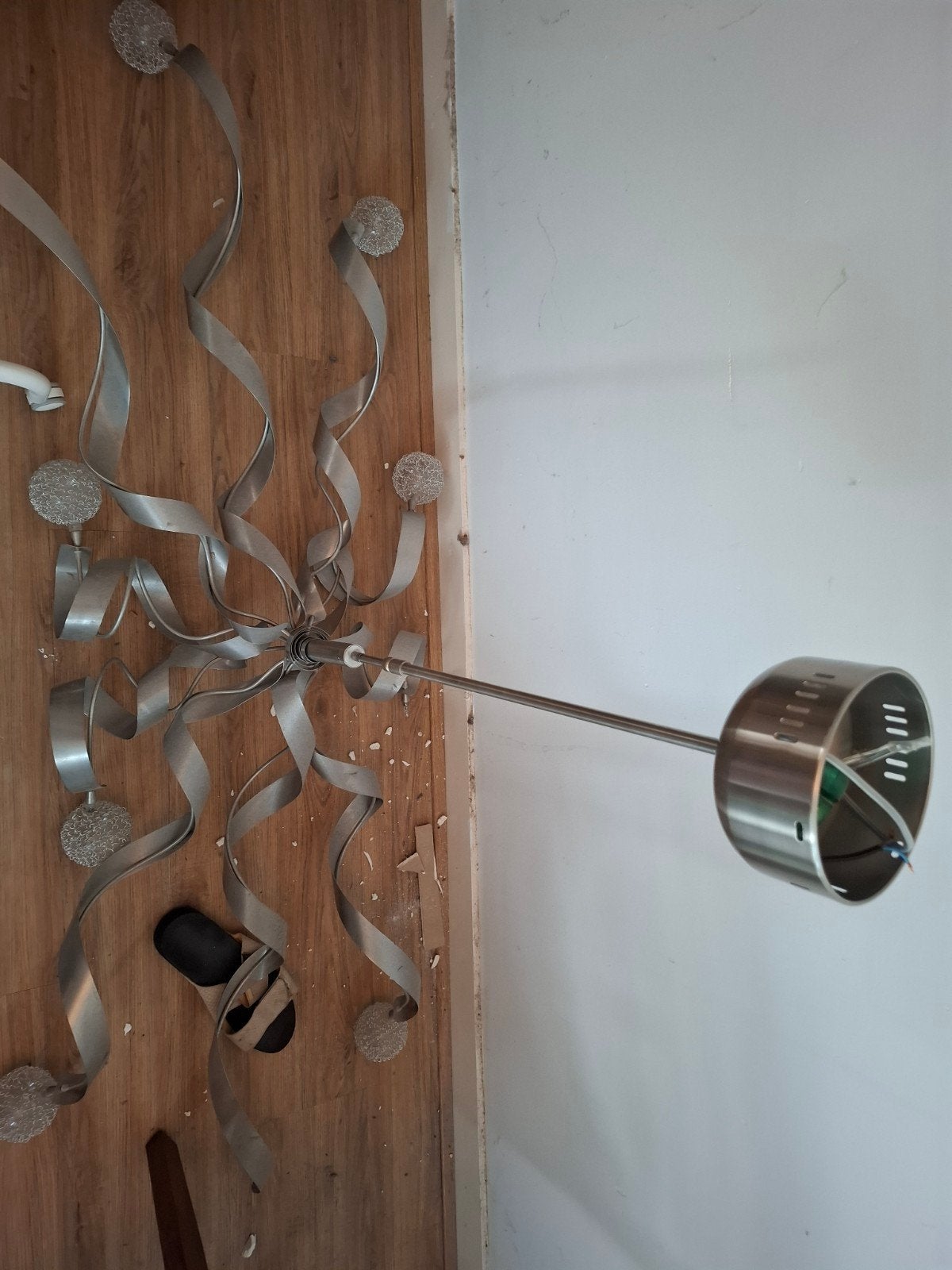 GRATIS  Moderne hanglamp met spiraalvormige metalen linten, Ophalen, Gebruikt, Metaal, Modern