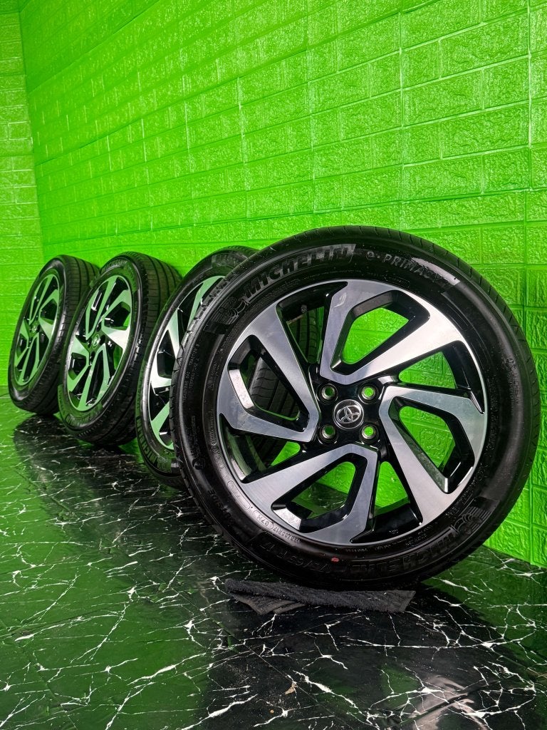 Originele Toyota Aygo X velgen 17" 4x100 zomerset 7mm!