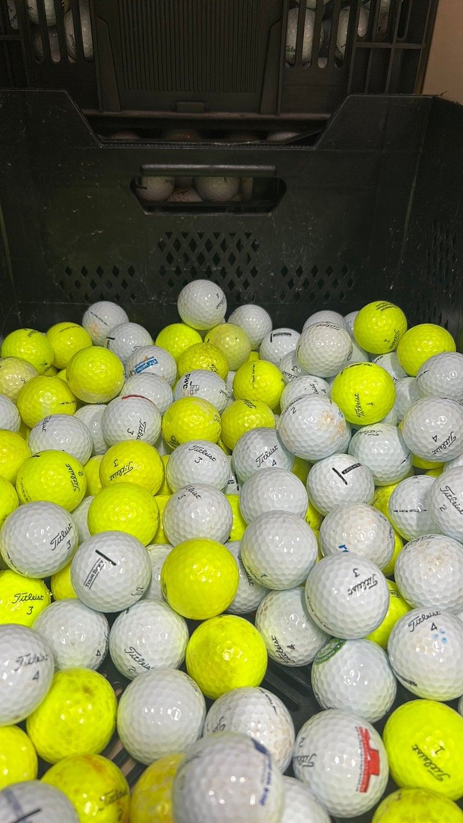 100 Stuks Titleist Tour Soft Golfballen, Ophalen of Verzenden, Zo goed als nieuw, Bal(len)