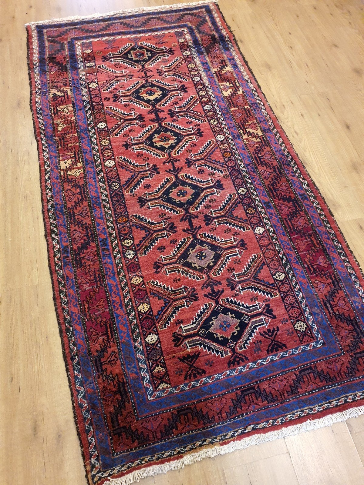 Vintage handgeknoopt perzisch tapijt hamadan in goede staat,, Info@SlatsAntiek.nl, Tweedehands, Perzisch, 200 cm of meer
