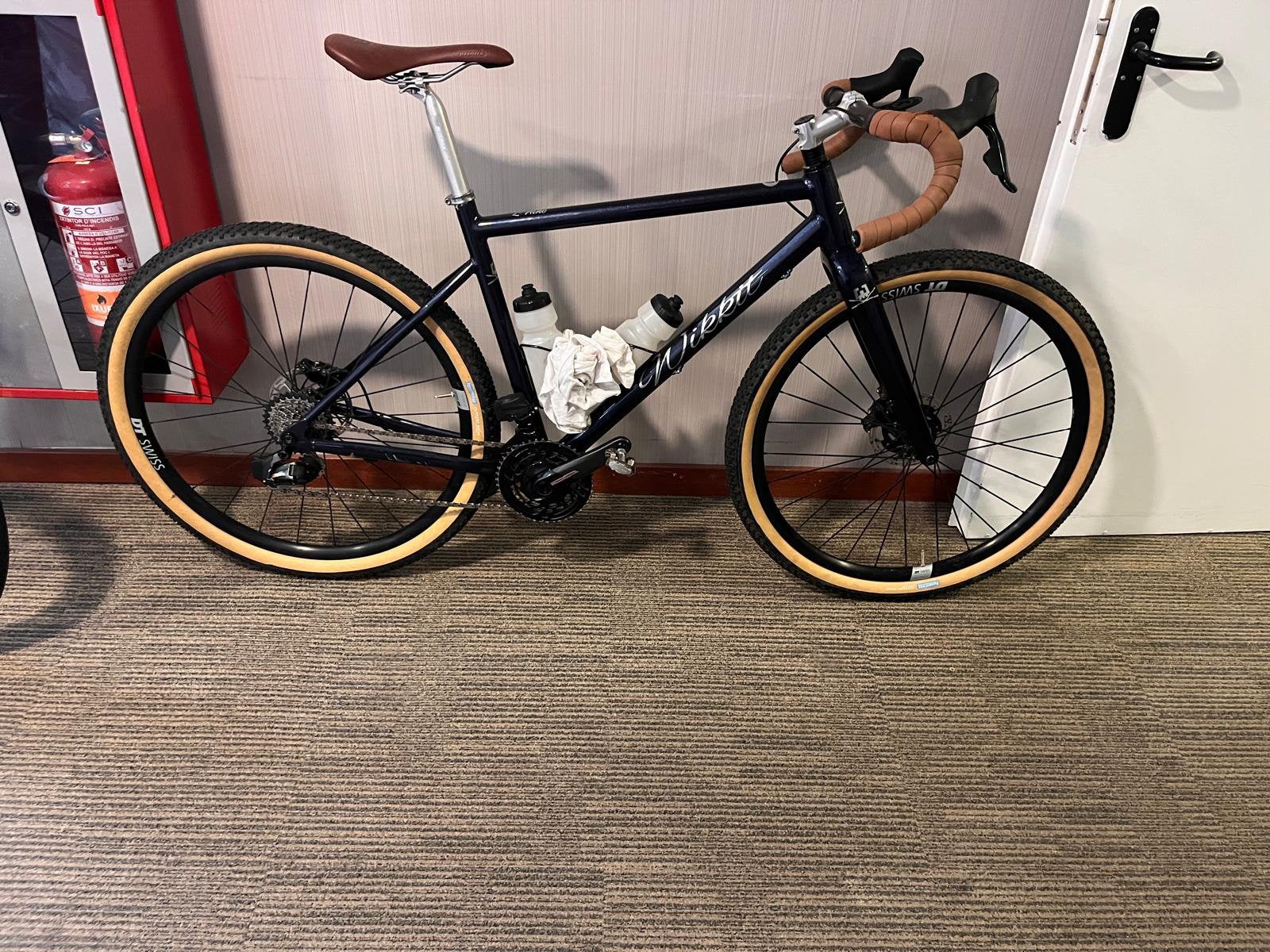 Wikkit strand / gravel fiets, Ophalen, Zo goed als nieuw, Minder dan 10 versnellingen, Overige merken