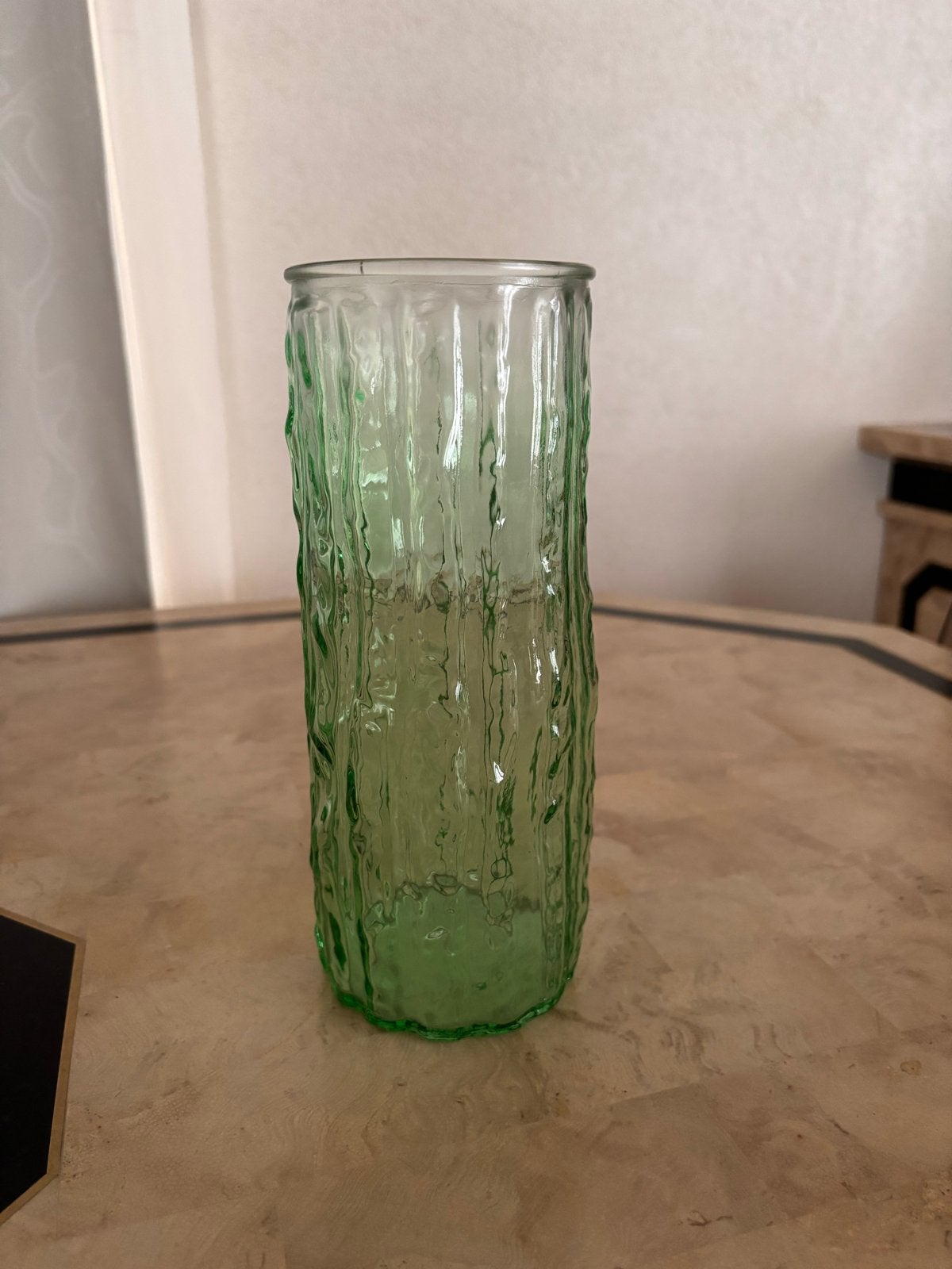Vintage Groen Glas met Boomstam Reliëf, Ophalen of Verzenden