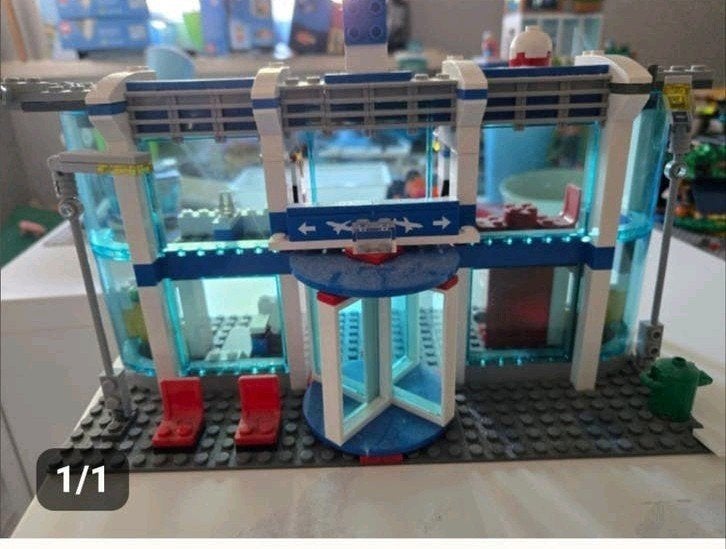 Lego airport hal, Ophalen