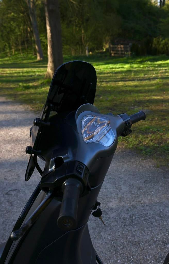 Vespa Sprint, Ophalen, Zo goed als nieuw, Benzine, Vespa S
