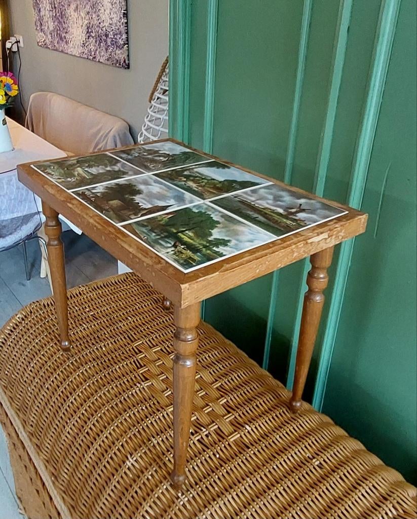 Hele mooie vintage bijzettafel met tegelblad !!, Antiek en Kunst, Ophalen of Verzenden